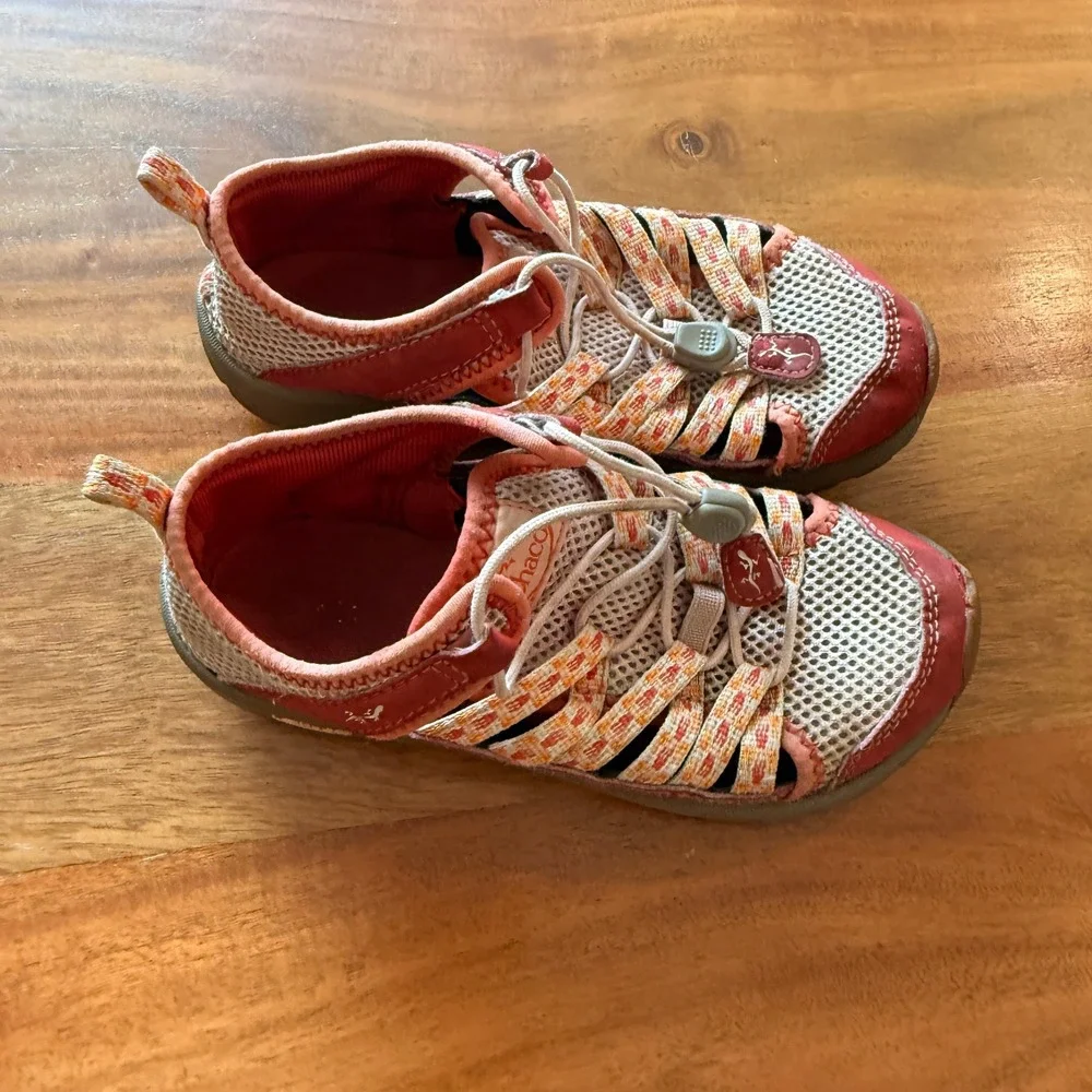 Chaco Kid's Red/Peach Outcross 2 Water Shoes‎ Size 13
